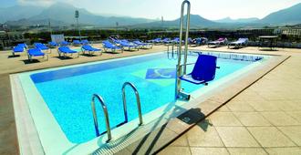 Hotel Zentral Center - Playa de las Américas - Bể bơi