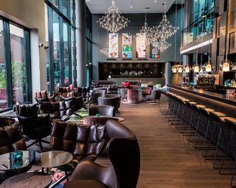 Motel One Wien Westbahnhof - Viena - Bar