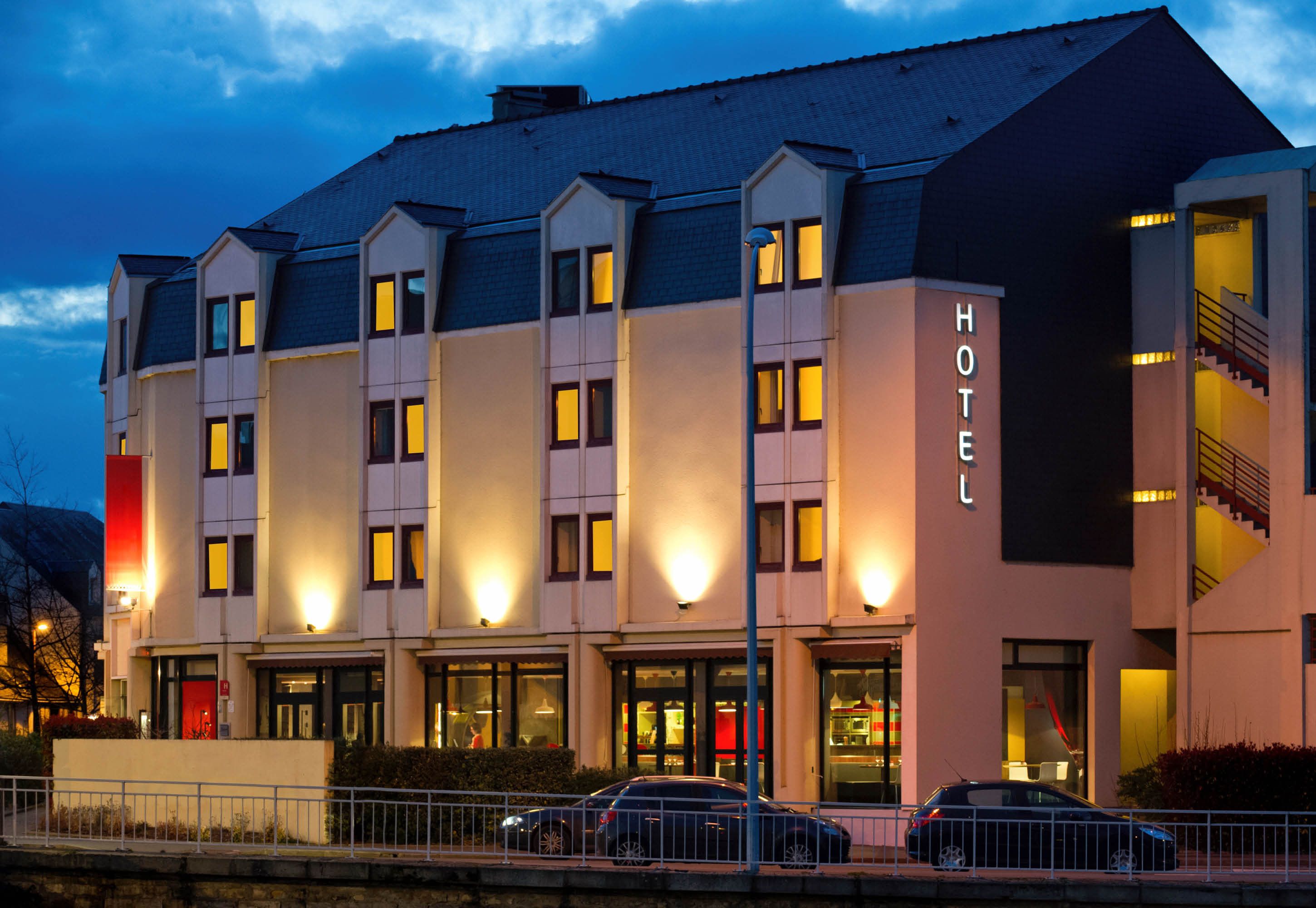 B&B HOTEL Le Mans Centre Cathédrale - Le Mans - Building
