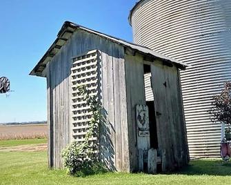 Soules Barn & Bunkhouse ~ Experience A Night In The Country! - Lamont - Bâtiment