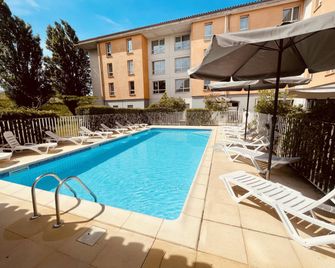 Comfort Aparthotel Carcassonne - Carcassonne - Kolam