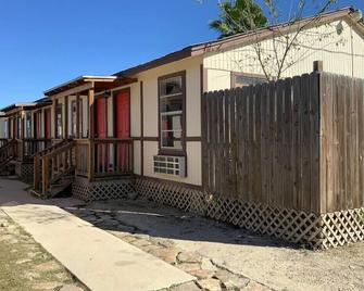 Extended Stay of Carrizo Springs - Carrizo Springs - Building