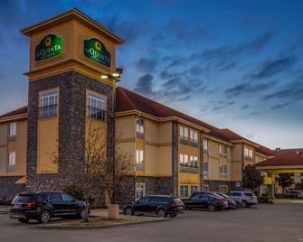 La Quinta Inn & Suites by Wyndham Conway - Conway - Κτίριο