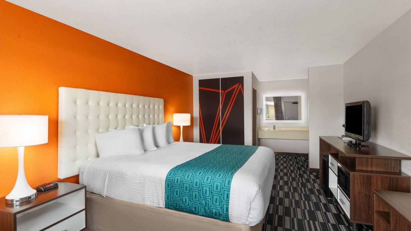 Howard Johnson by Wyndham Modesto Ceres