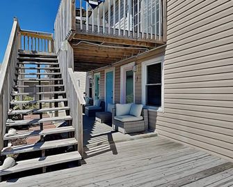 Sea Glass Suites 3 - Topsail Beach - Balcón