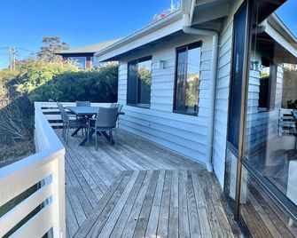 Hexagon Beach House Binalong Bay Of Fires Views - Binalong Bay - Balcón