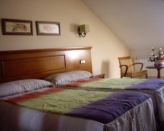 Hostal Siete Picos - El Espinar - Slaapkamer