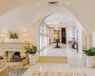 The Arkin Colony Hotel - Kyrenia - Lobby