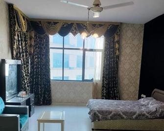 Big Private Room in Ajman - Ajman - Bedroom