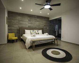 Beautiful 3 Bed-Roms Sea View Villa At Indigo Bay - Cole Bay - Bedroom