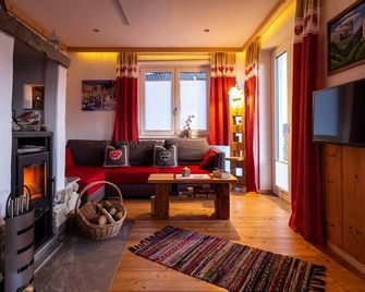 Apartment Bergkristall In The Chalet Magda-Lena In A Sunny Panoramic Position - Heiligenblut - Salon