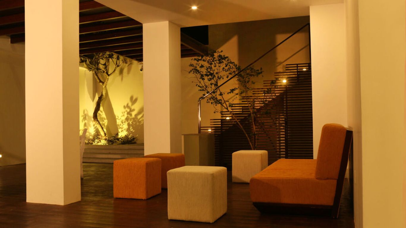 Hotel Cloud 9 Negombo