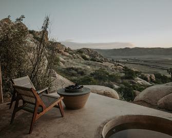 Mira Earth Studios - Guadalupe - Balkon