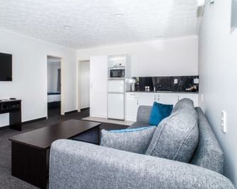 White Heron Motor Lodge - Gisborne - Huiskamer
