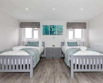Maple Lodge - Earley - Bedroom