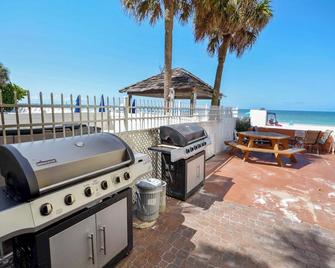 Las Brisas 306 - Madeira Beach