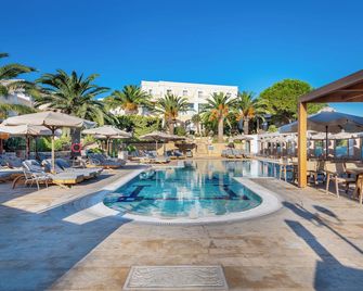 Crithoni's Paradise Hotel - Álinda - Piscina