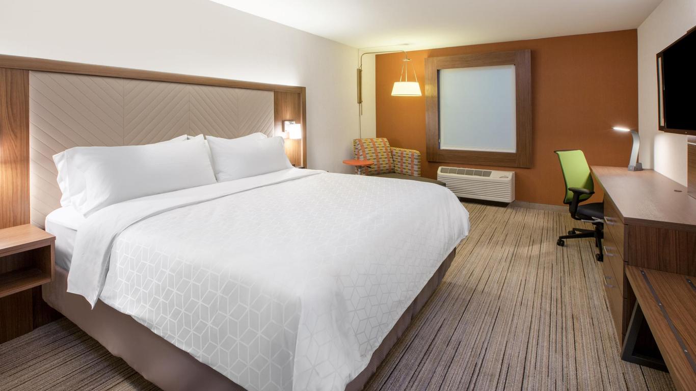 Holiday Inn Express Hotel & Suites Fulton