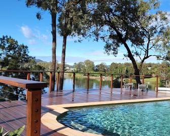 Lakeview Haven at the base of Mt Tambourine - Upper Coomera - Pool