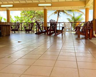 Large Pool & Beach House in a Family Friendly Environment - Salybia - Balcón