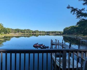 cozy lakeside retreat - Silver Springs - Balkon