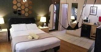 Inn Leather Guest House - Male Only Lgbt - Fort Lauderdale - Habitación