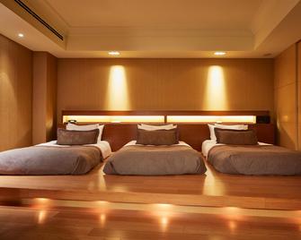 Shima Kanko Hotel The Bay Suites - Shima - Yatak Odası