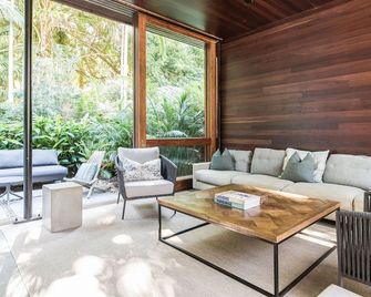 The Rainforest House, Little Cove - Noosa Heads - Living room
