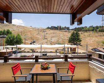 Intercontinental Hotels Mzaar (Mountain Resort & Spa) - Kfardebian - Balcony