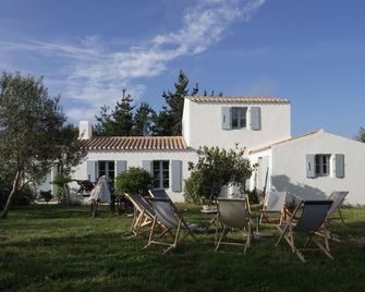 Beautiful house in St-Sauveur - 8 beds - Ile d'Yeu - Patio