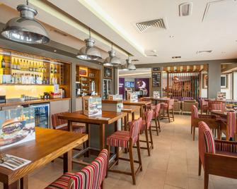 Premier Inn Wigan Town Centre - Wigan - Bar