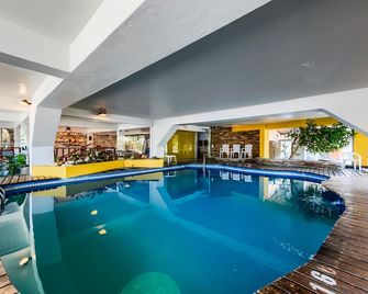 Gran Hotel Las Lajas - וילה קרלוס פז - בריכה