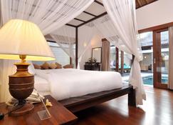 Romantic Private Pool Villas - Senggigi - Bedroom