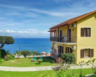 Eleni's Apartments & Studios 1 - Perama - Building