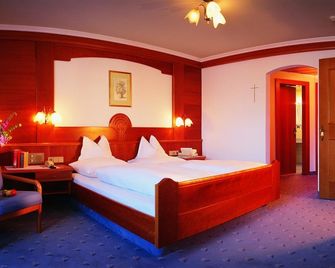Gartenhotel Linde 4 Sterne Superior - Ried im Oberinntal - Ložnice