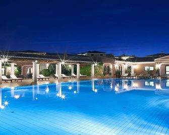 I Giardini di Cala Ginepro Hotel Resort - Cala Liberotto - Zwembad