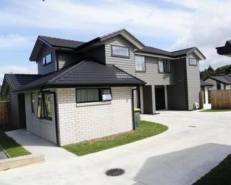 Tramway Service Apartments - Hamilton - Building