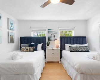 Heart of Downtown - 1 Bedroom Suite w/ Parking! - Charleston - Camera da letto