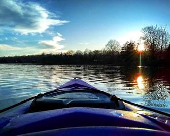 Ky Bourbon Trail Lakefront House With Dock Sleeps 8! Year Round Hot Tub! - Lawrenceburg - Piscina