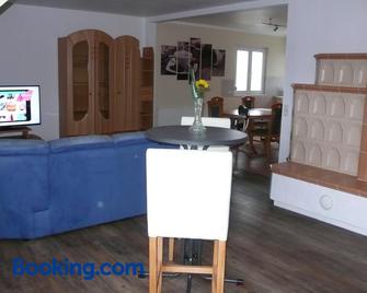 Ferienwohnung Sonnenschein - Rheinhausen - Living room