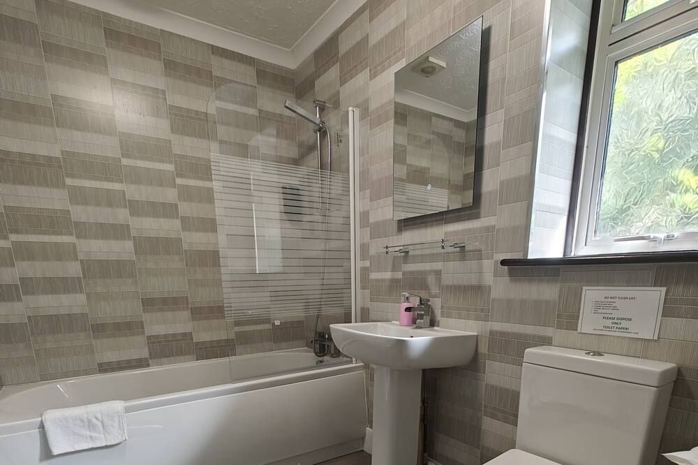 Little Foxes Hotel & Gatwick Airport Parking - Crawley - Baño