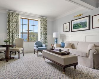 The Lake Estate On Winnisquam - Tilton - Living room