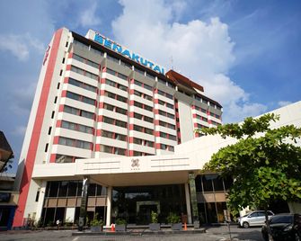 Benakutai Hotel and Apartemen - Balikpapan - Building