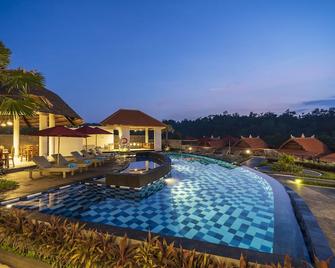 Star Semabu Resort - Nusa Penida - Pool