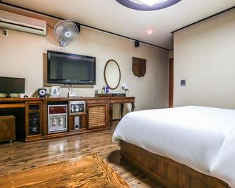 Motel Nine - Daejeon - Bedroom