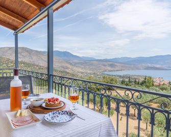 Maistros Studios - Galaxidi - Balcony