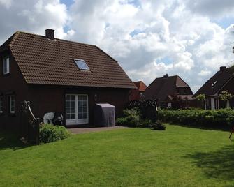Pure relaxation! Family-friendly vacation home with large garden. - Friedrichskoog - Edificio