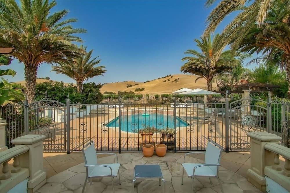 Spacious studio in Hollister - Hollister - Piscina