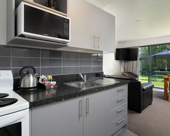 Grove Park Motor Lodge - Blenheim - Kitchen