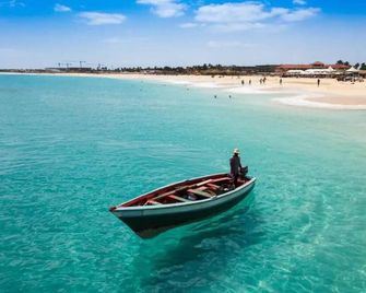 بورتا دو فينتو - سانتا ماريا (كاب فيردي) - شاطئ